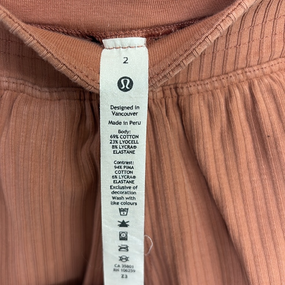 Lululemon Ribbed High Rise Shorts - Picture 7 of 7